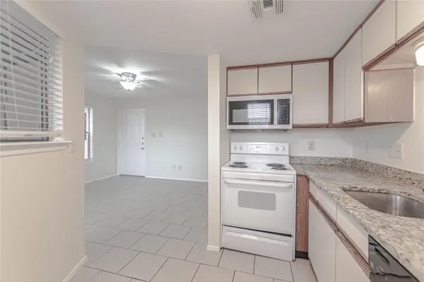 2500 Burleson RD #601, Austin, TX 78741