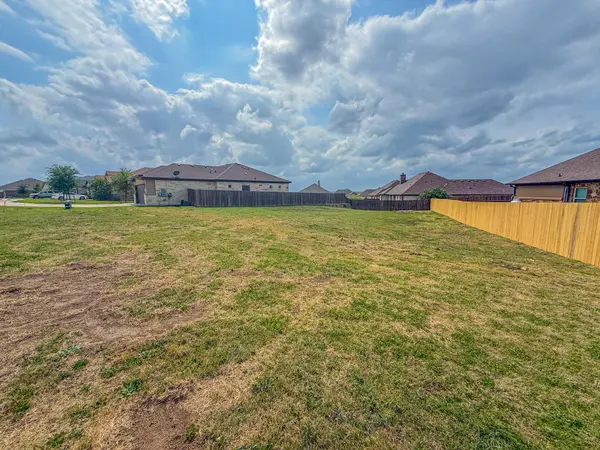 169 Greg LN, Jarrell, TX 76537