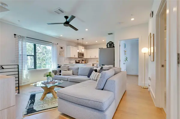 1128 Chicon ST #201, Austin, TX 78702