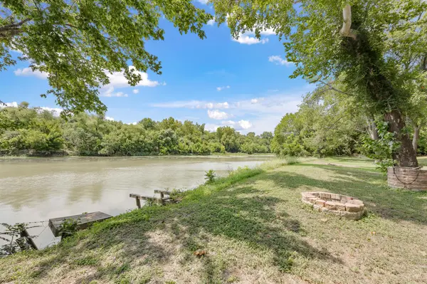 315 Riverwood DR, Bastrop, TX 78602