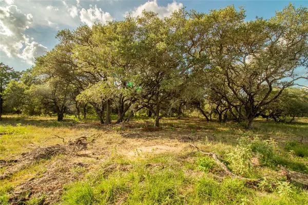 001 County Road 15, Hallettsville, TX 77964