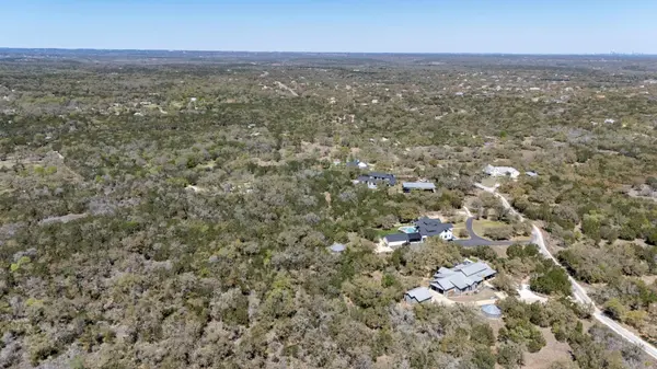453 Nameless RD, Driftwood, TX 78619