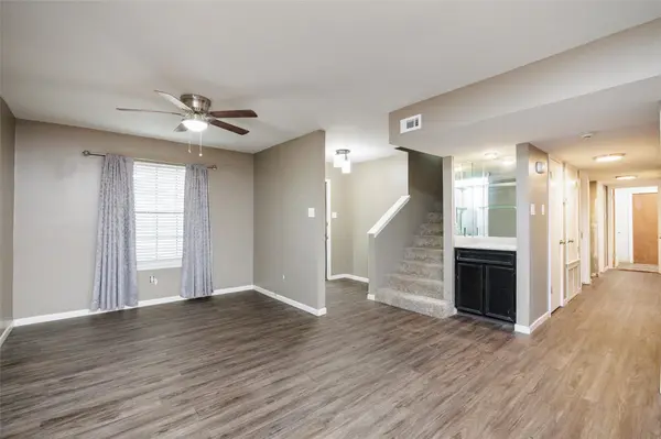 320 Long Pointe DR, Portland, TX 78374