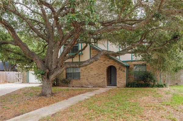 320 Long Pointe DR, Portland, TX 78374