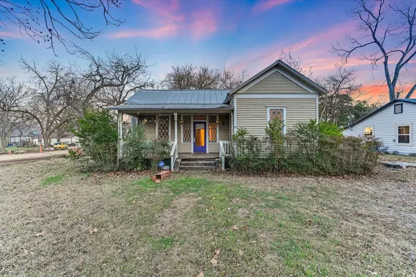 306 Garwood ST, Smithville, TX 78957