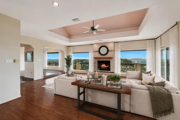 695 Sunset DR, Wimberley, TX 78676
