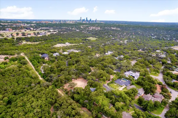 3917 Balcones DR, Austin, TX 78731