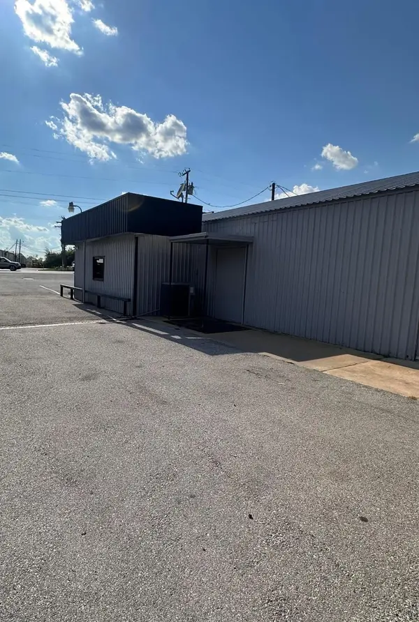 1706 N Main ST #Suite B, Taylor, TX 76574