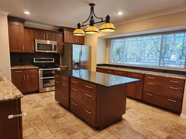 817 Willow Creek CIR, San Marcos, TX 78666