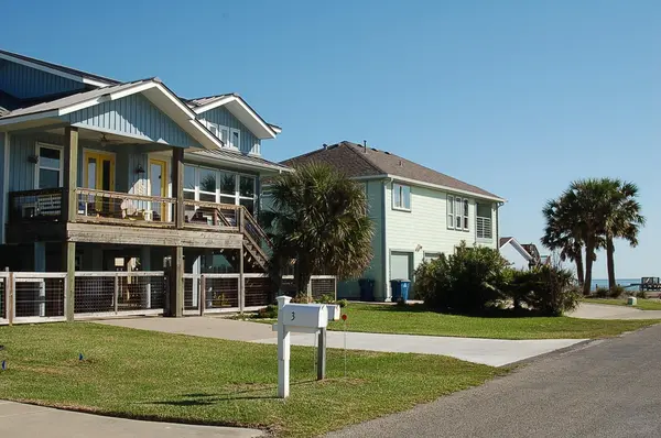 1 Jamaica DR, Rockport, TX 78382