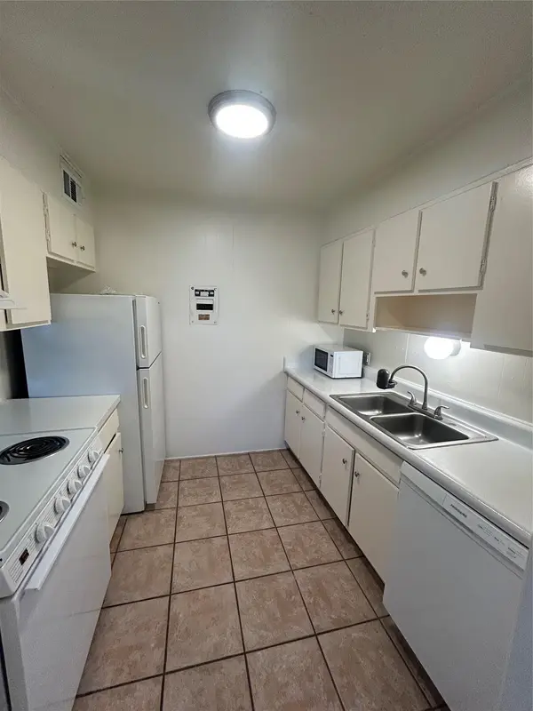 3703 Harmon Ave #207, Austin, TX 78705