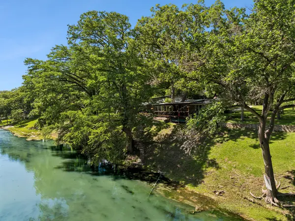 1520 Rocky River RD, Canyon Lake, TX 78133