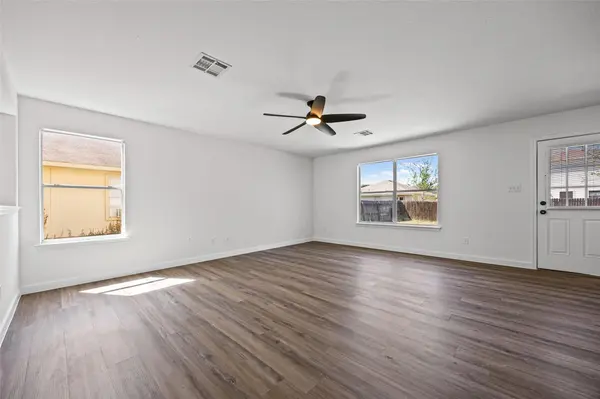2206 Canvas Back DR, Taylor, TX 76574