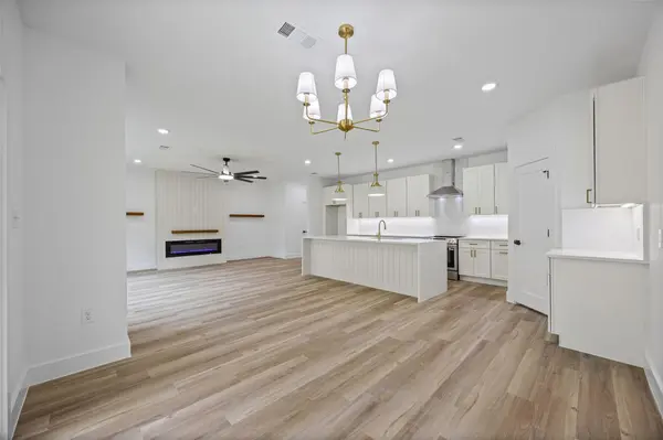191 Heleakala DR, Bastrop, TX 78602