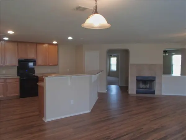 224 Wildwood DR, Georgetown, TX 78633