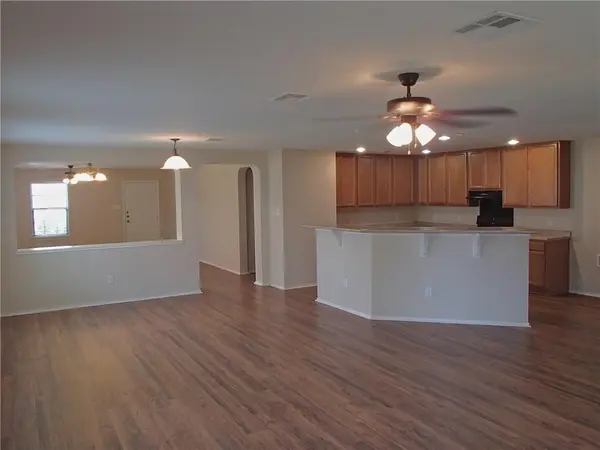 224 Wildwood DR, Georgetown, TX 78633