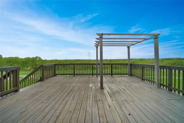 480 Holz RD, Niederwald, TX 78640