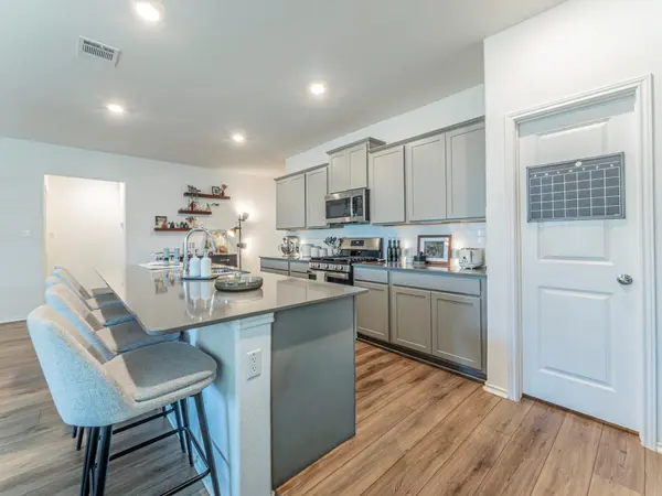 524 Sebring CIR, Hutto, TX 78634