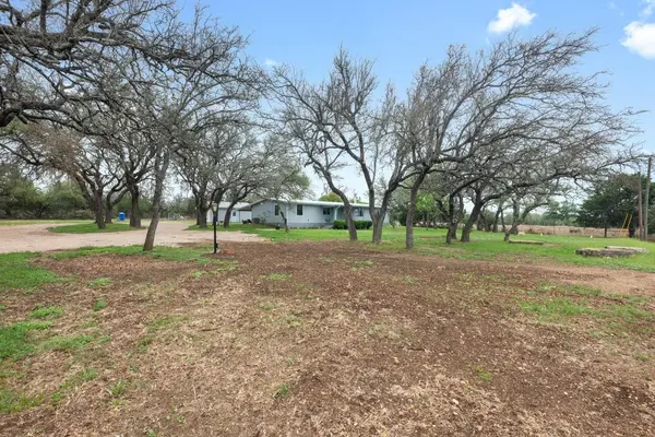 1169 W US Highway 290, Johnson City, TX 78636
