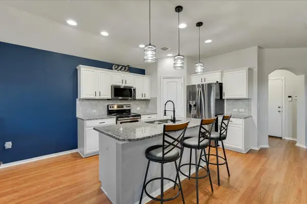 725 Pinnacle DR, Georgetown, TX 78626