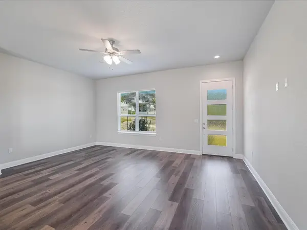 3203 Burnside CIR, Lago Vista, TX 78645