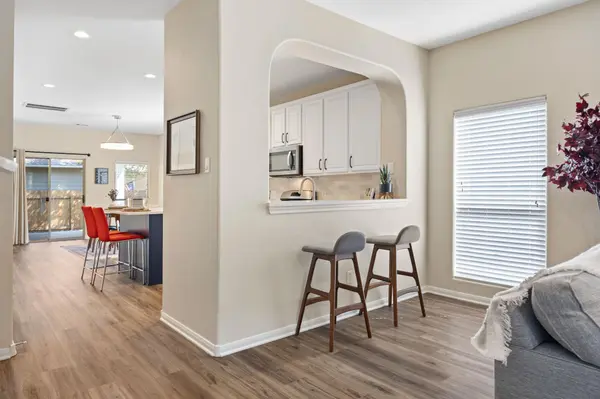 2200 Amur DR, Austin, TX 78745