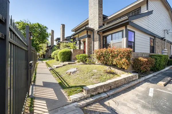 1748 Ohlen RD #16, Austin, TX 78757
