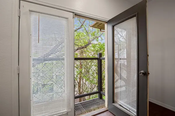 914 W 22nd 1/2 ST #304, Austin, TX 78705