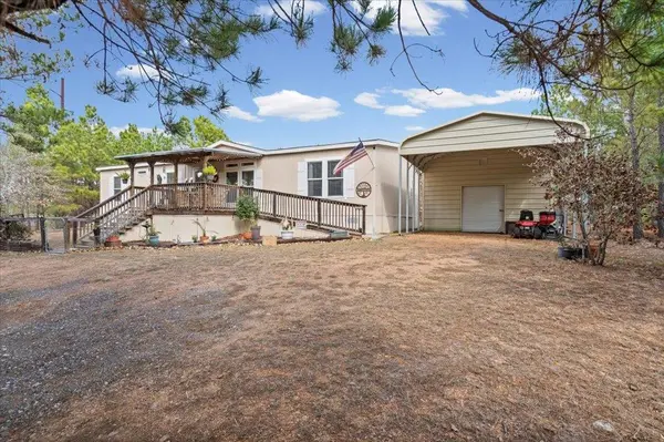 198 Pine Shadows LN, Bastrop, TX 78602