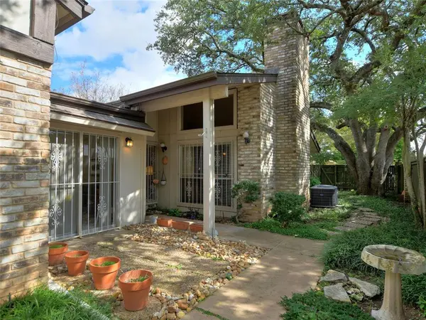 7919 Ridgeline DR N, Austin, TX 78731