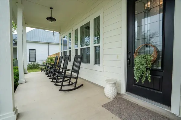 1215 Davis ST, Taylor, TX 76574