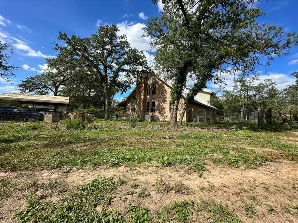 380 Woodlands DR, Bastrop, TX 78602