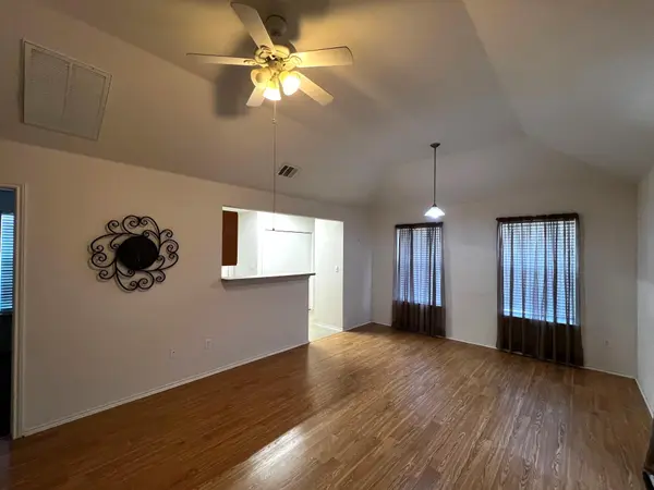 833 E Camp ST, La Grange, TX 78945