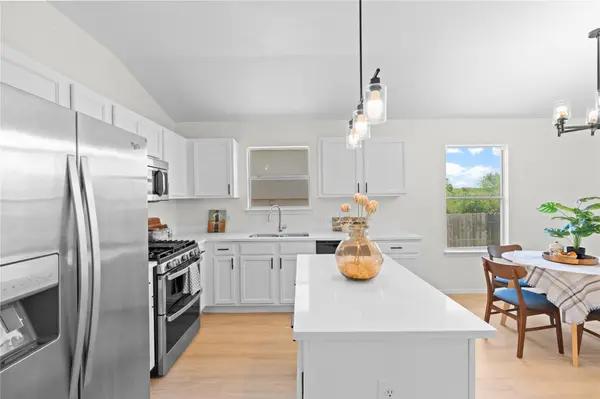 406 Covent DR, Kyle, TX 78640
