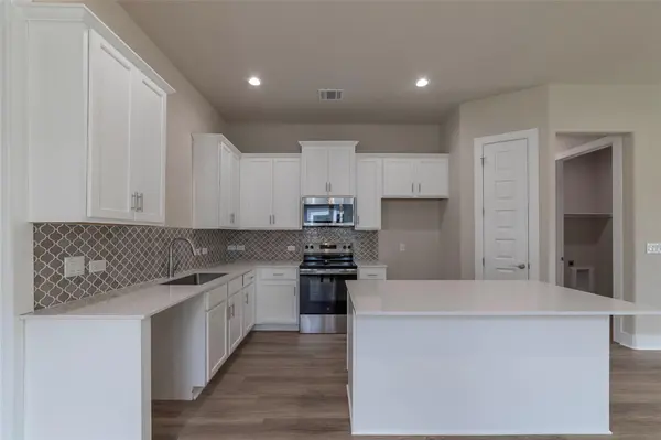625 Birch LN, Cottonwood Shores, TX 78657