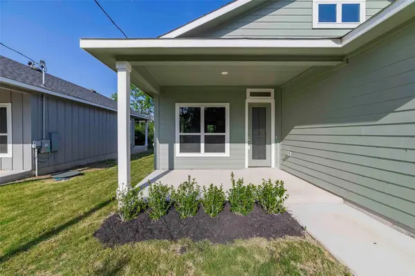 625 Birch LN, Cottonwood Shores, TX 78657
