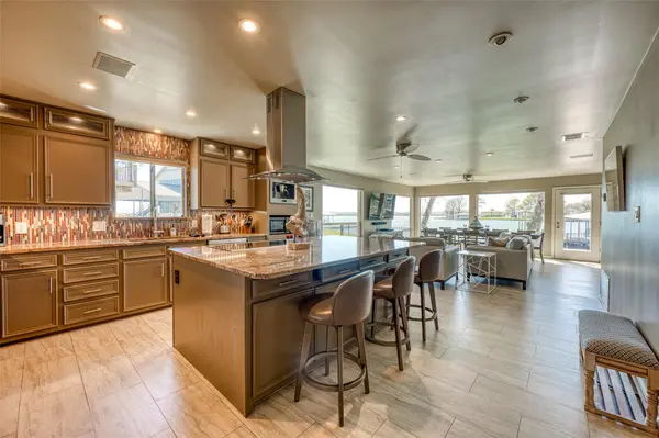600 Deep Cove DR, Granite Shoals, TX 78654