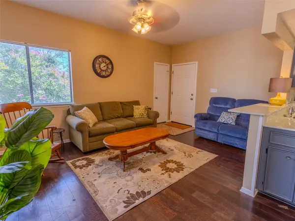 1013 Chestnut ST #4, San Marcos, TX 78666