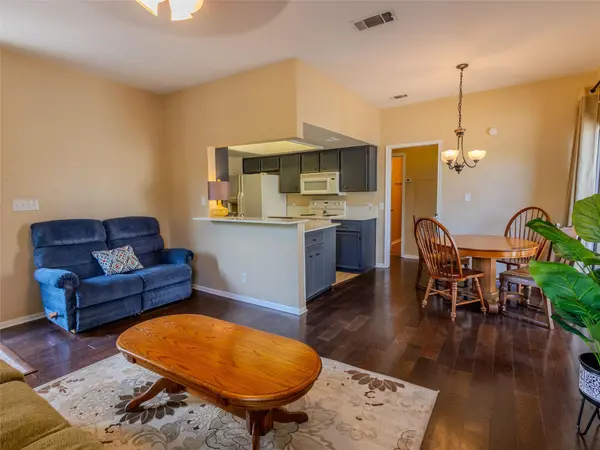 1013 Chestnut ST #4, San Marcos, TX 78666