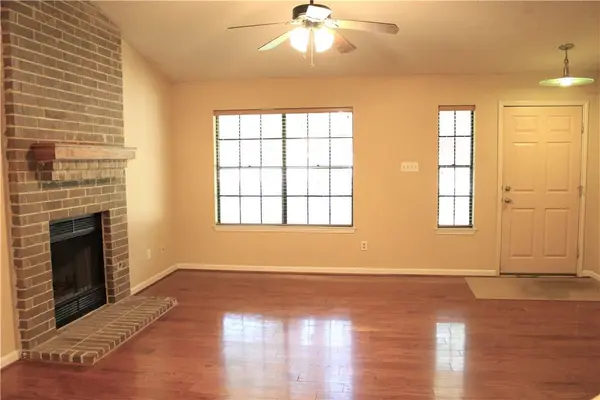 7422 Dallas DR, Austin, TX 78729