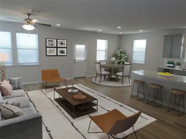 10906 SENTINEL DR, Austin, TX 78747