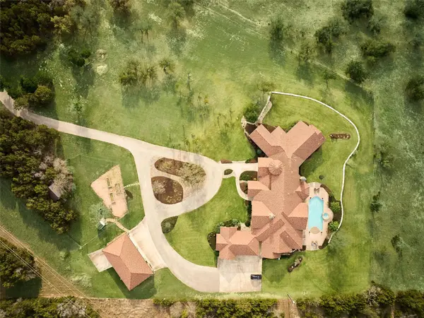 600 County Road 257, Liberty Hill, TX 78642