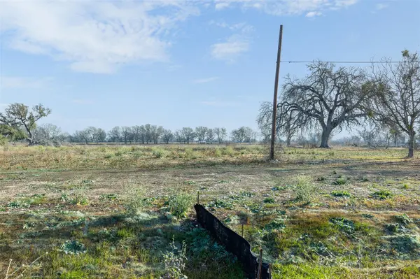 598 Northwest River RD, Martindale, TX 78655