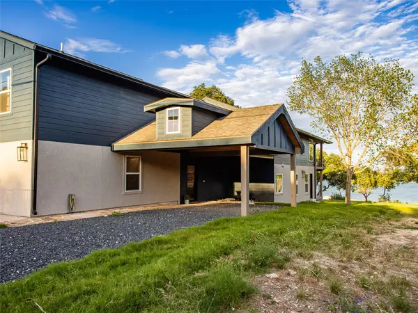 874 Lakebreeze DR, Canyon Lake, TX 78133