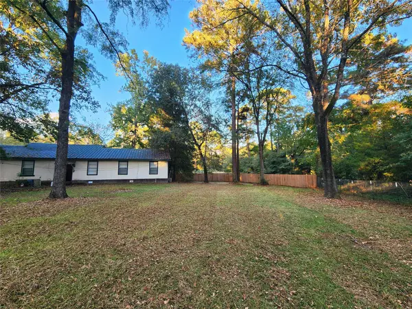 125 Hunters DR, Trinity, TX 75862