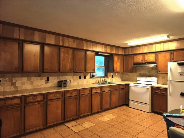 125 Hunters DR, Trinity, TX 75862