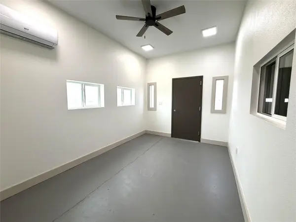 1541 E Pierce ST, Luling, TX 78648