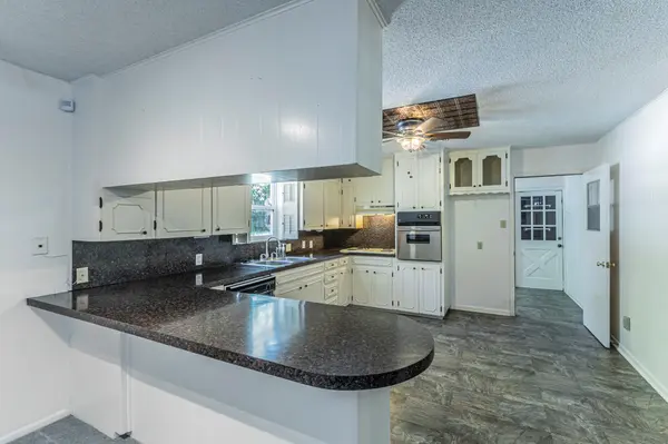 1808 N Beal ST, Belton, TX 76513