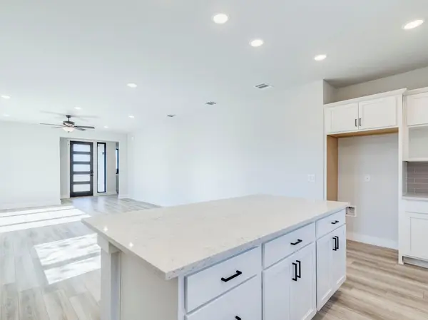 206 E Wonsley DR #1, Austin, TX 78753