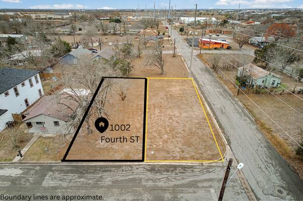 1002 Fourth ST,  Lockhart,  TX 78644